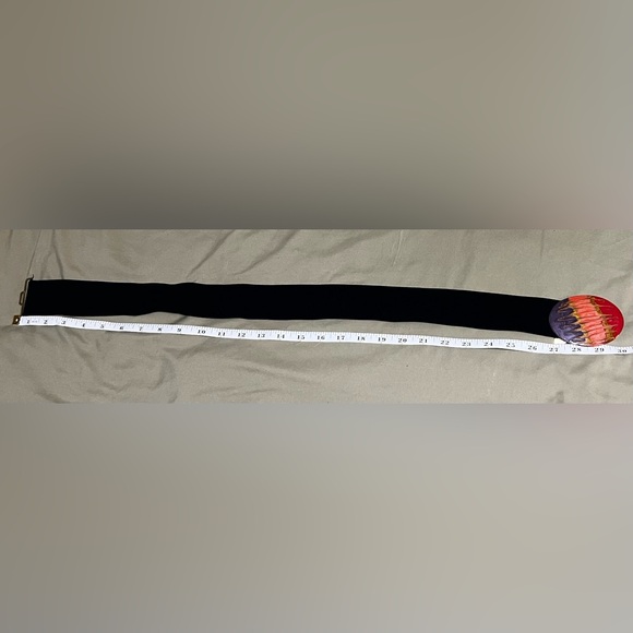 Vintage 80s Black Elastic Belt w/ Abstract Enamelled Oval Buckle by Bill Blass - Picture 3 of 3